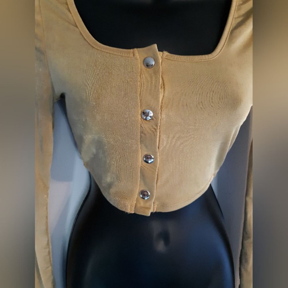 May Pink gold long sleeve snap down crop top - Picture 3 of 4